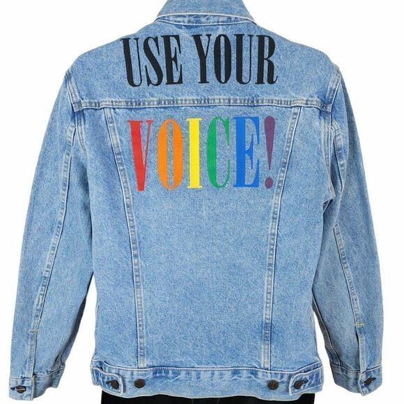 Levis Pride Denim Trucker Jacket Use Your Voice LGBTQ Rainbow Size Medium NEW - Picture 4 of 9